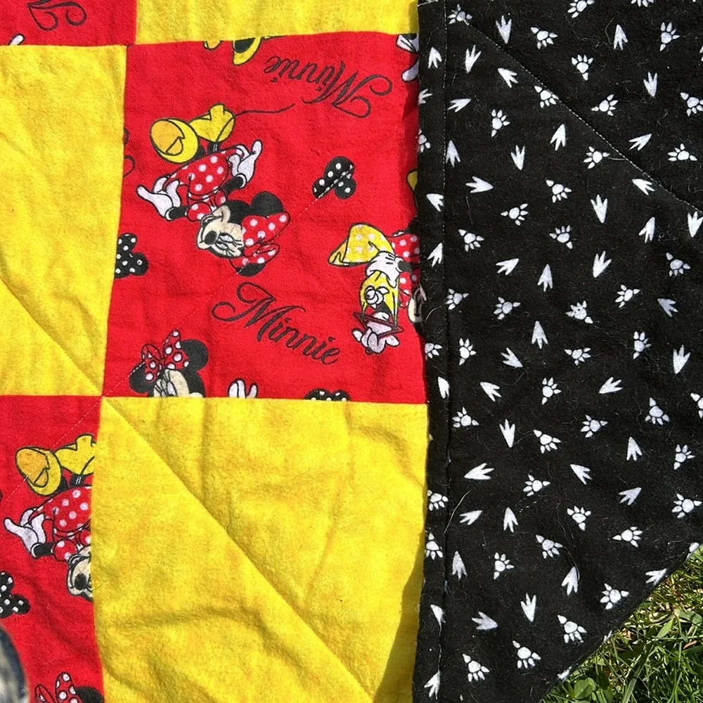 🔥SALE🔥Handmade Minnie Mouse Baby QUILT Disney Flannel Patchwork 27” X 34”
